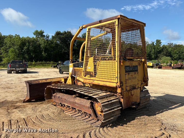 image for item EU0759 1991 Caterpillar D4C dozer