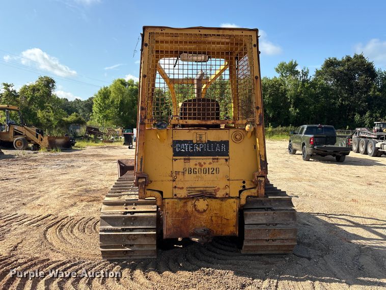 image for item EU0759 1991 Caterpillar D4C dozer