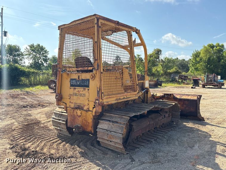 image for item EU0759 1991 Caterpillar D4C dozer