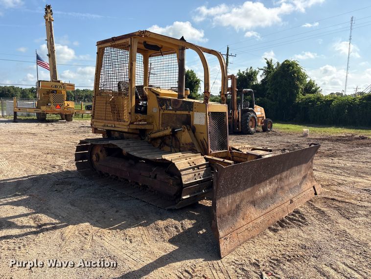 image for item EU0759 1991 Caterpillar D4C dozer