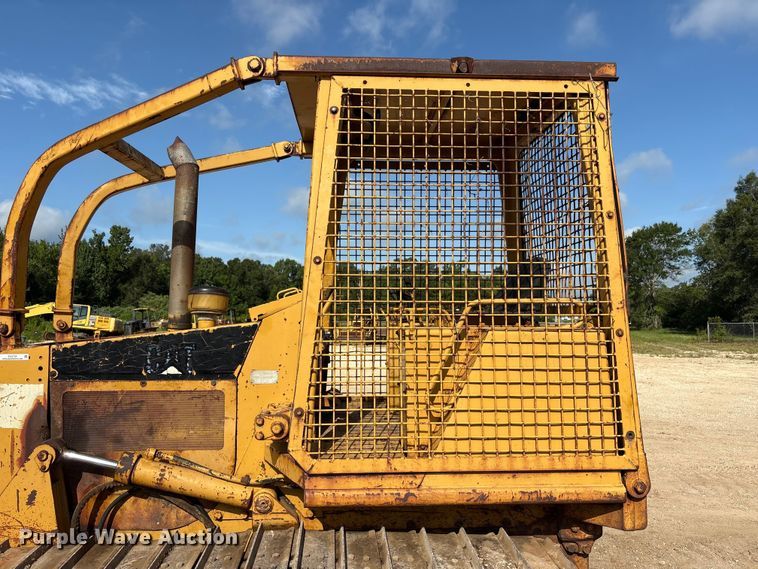 image for item EU0759 1991 Caterpillar D4C dozer