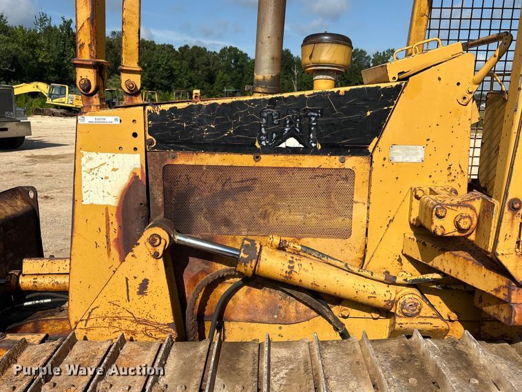 image for item EU0759 1991 Caterpillar D4C dozer