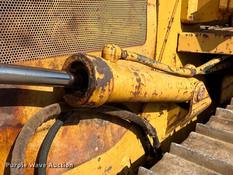image for item EU0759 1991 Caterpillar D4C dozer