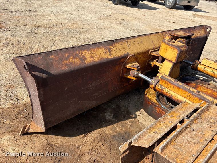 image for item EU0759 1991 Caterpillar D4C dozer