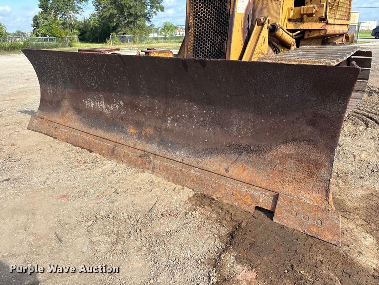 image for item EU0759 1991 Caterpillar D4C dozer