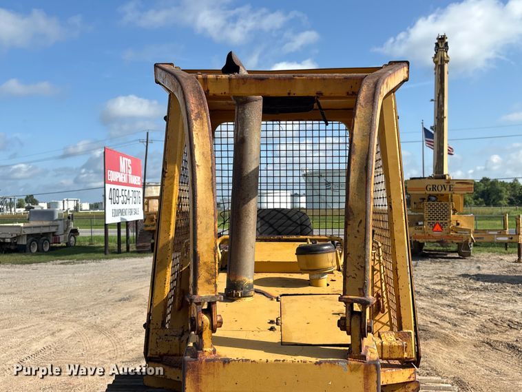 image for item EU0759 1991 Caterpillar D4C dozer