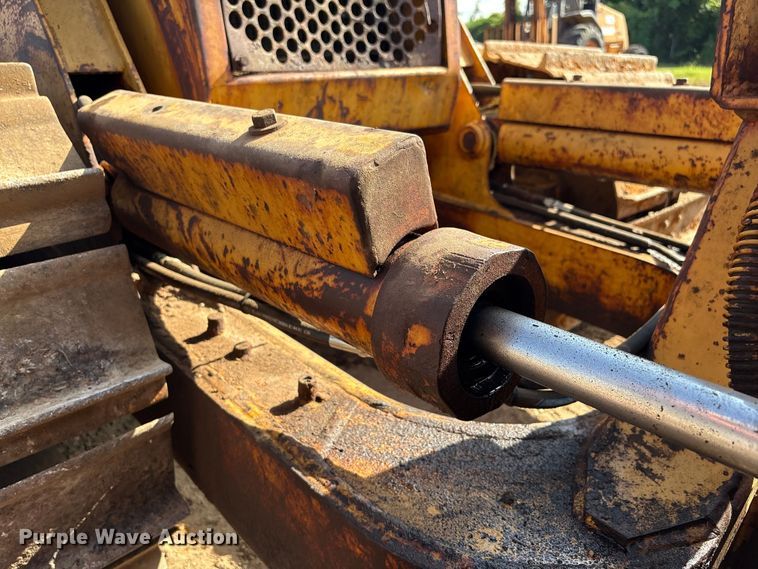 image for item EU0759 1991 Caterpillar D4C dozer