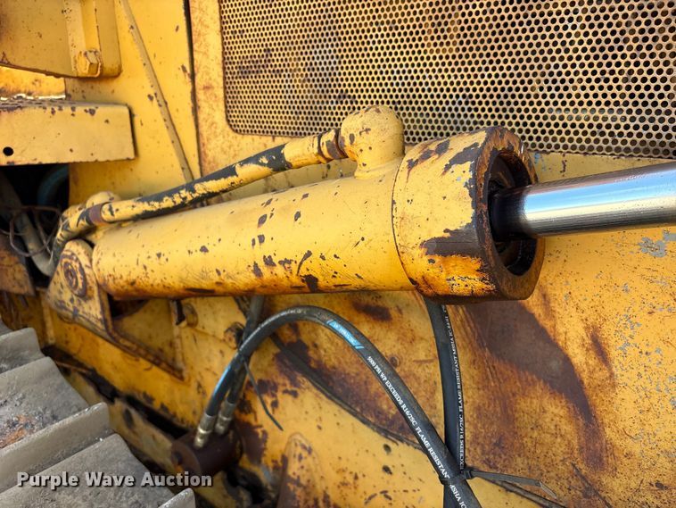 image for item EU0759 1991 Caterpillar D4C dozer