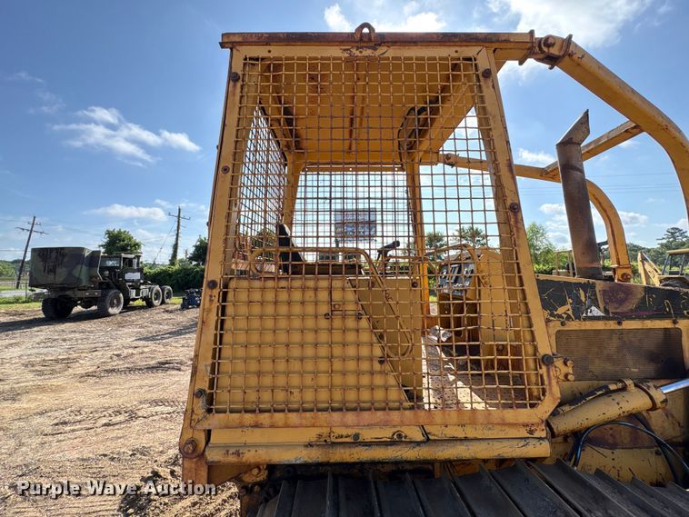image for item EU0759 1991 Caterpillar D4C dozer