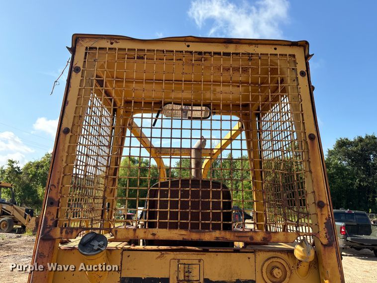 image for item EU0759 1991 Caterpillar D4C dozer