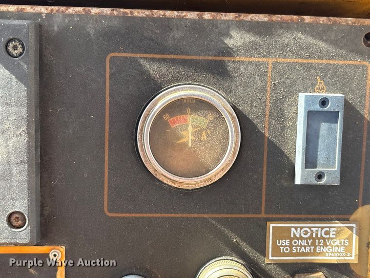 image for item EU0759 1991 Caterpillar D4C dozer