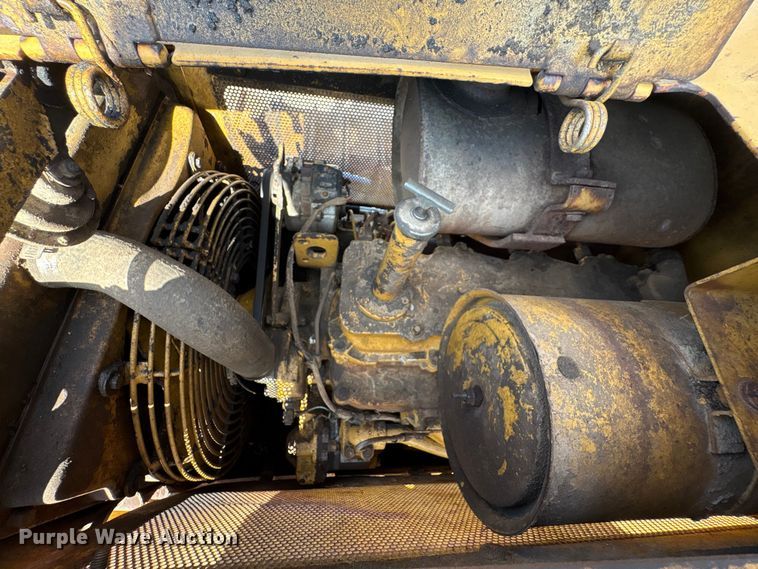 image for item EU0759 1991 Caterpillar D4C dozer