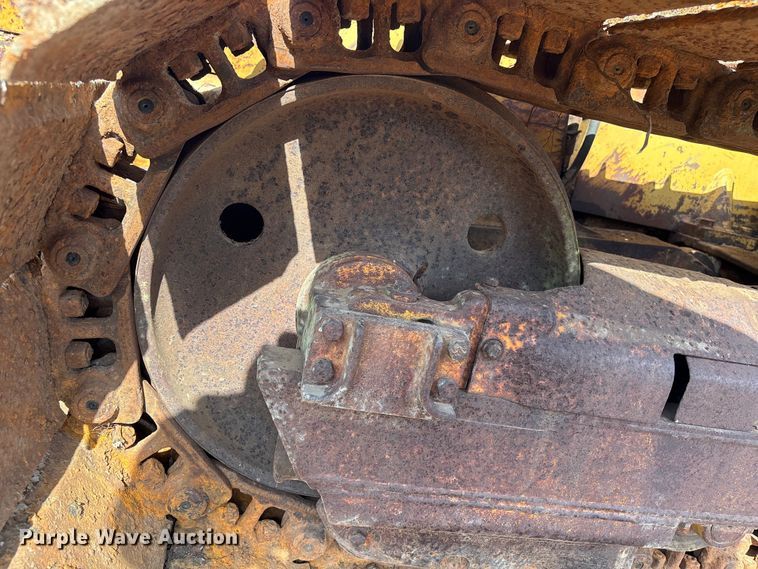 image for item EU0759 1991 Caterpillar D4C dozer