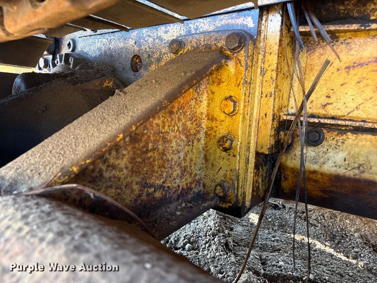 image for item EU0759 1991 Caterpillar D4C dozer