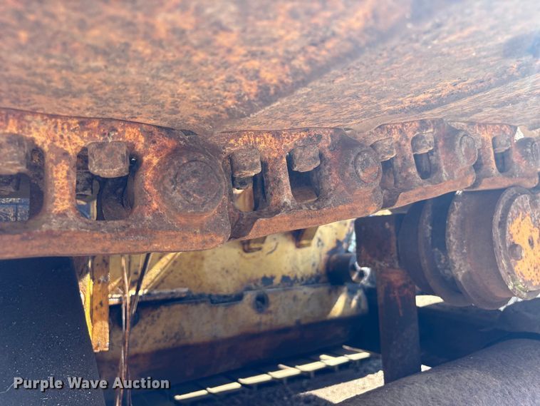 image for item EU0759 1991 Caterpillar D4C dozer