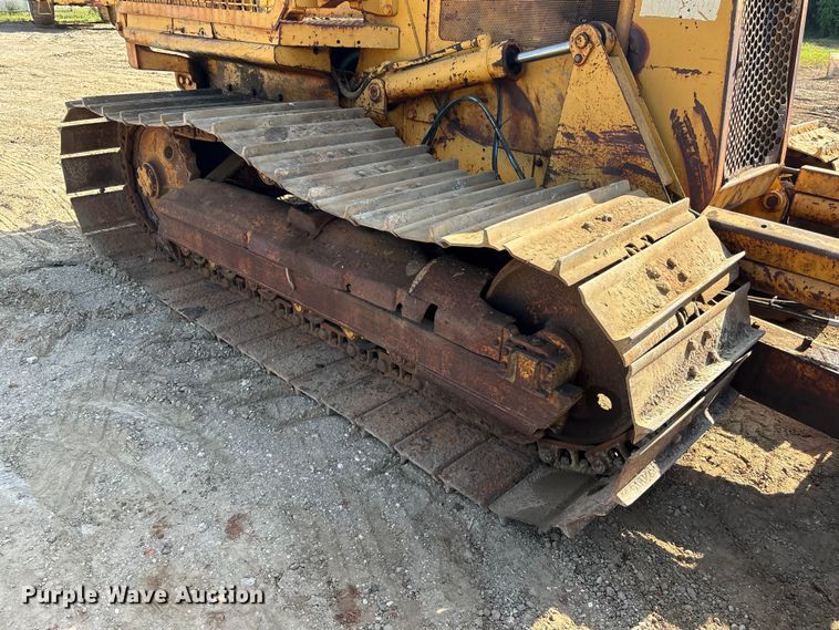 image for item EU0759 1991 Caterpillar D4C dozer