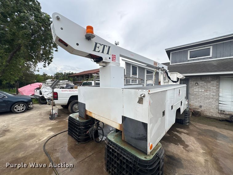 2013 ETI SB132DD96B24N bucket truck bed