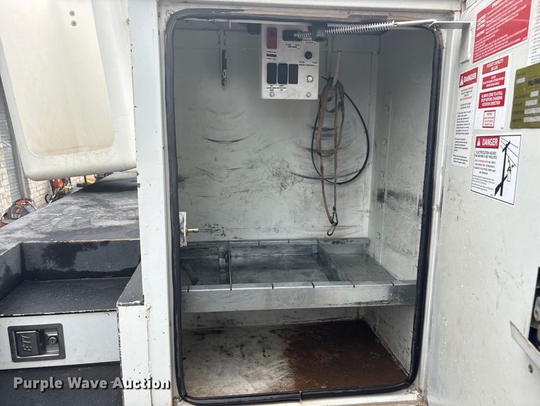 image for item EU0794 2013 ETI SB132DD96B24N bucket truck bed