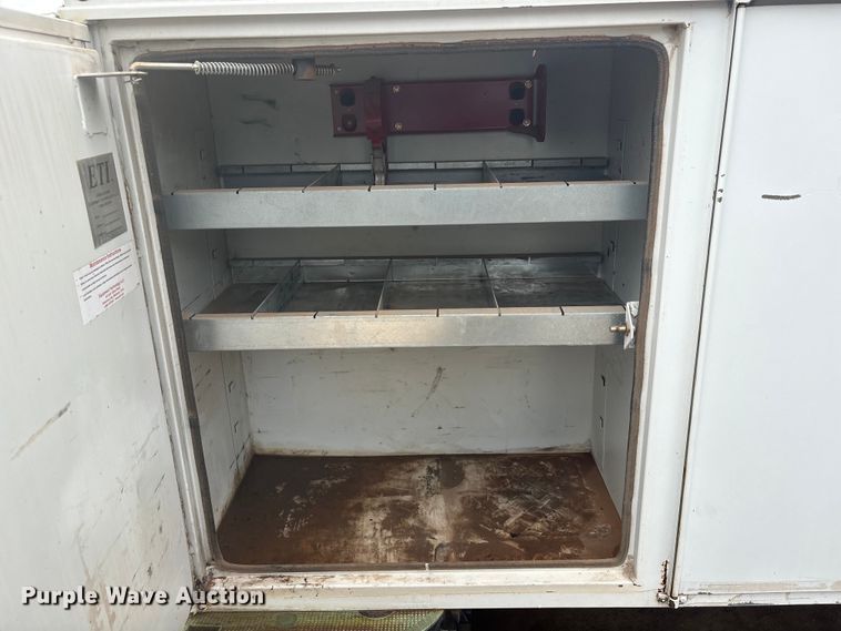 image for item EU0794 2013 ETI SB132DD96B24N bucket truck bed