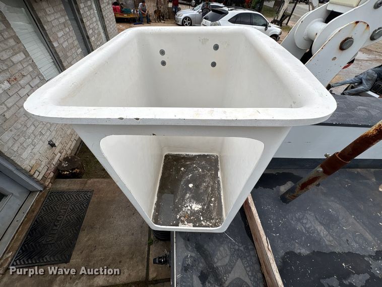 image for item EU0794 2013 ETI SB132DD96B24N bucket truck bed