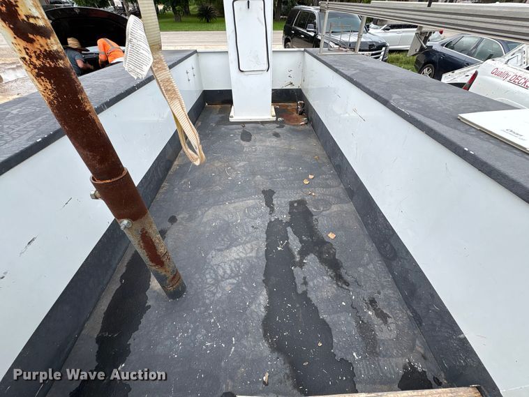 image for item EU0794 2013 ETI SB132DD96B24N bucket truck bed