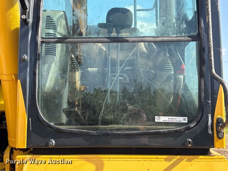 image for item EU0810 2017 Komatsu PC210LC-11 excavator