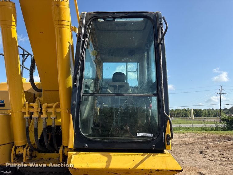 image for item EU0810 2017 Komatsu PC210LC-11 excavator