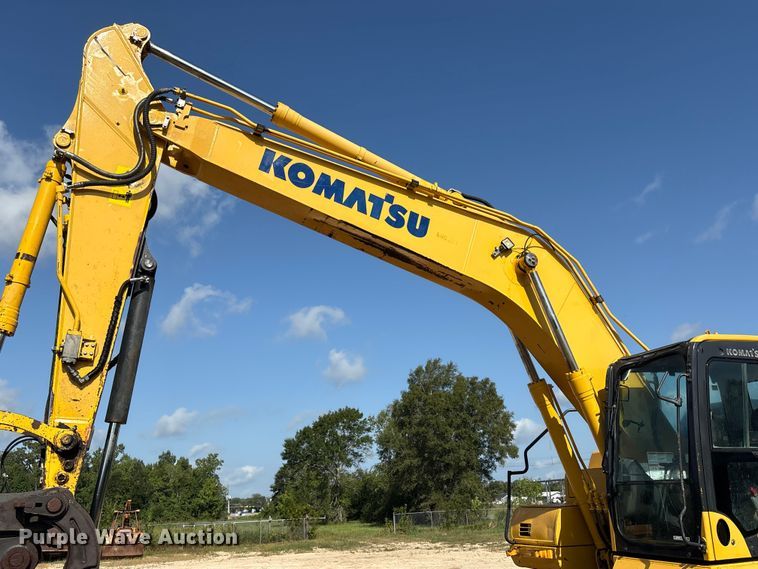 image for item EU0810 2017 Komatsu PC210LC-11 excavator