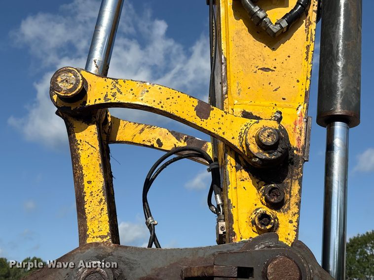 image for item EU0810 2017 Komatsu PC210LC-11 excavator