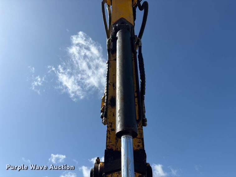 image for item EU0810 2017 Komatsu PC210LC-11 excavator