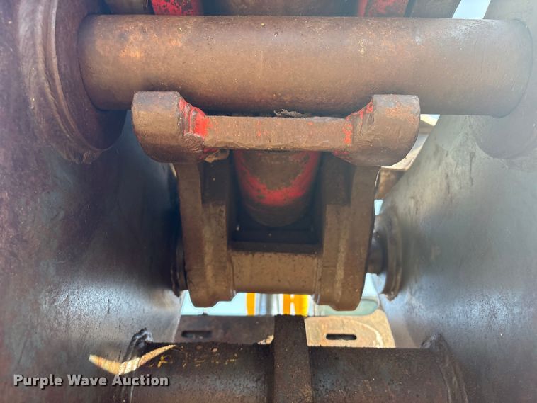 image for item EU0810 2017 Komatsu PC210LC-11 excavator