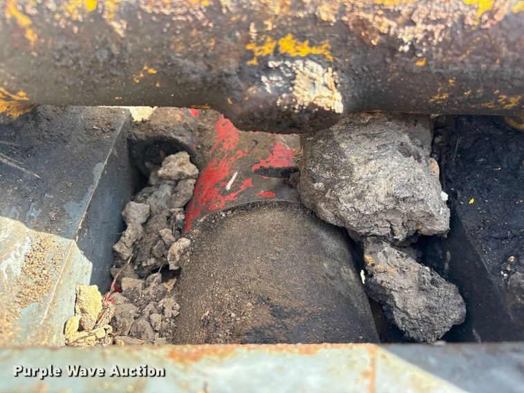 image for item EU0810 2017 Komatsu PC210LC-11 excavator