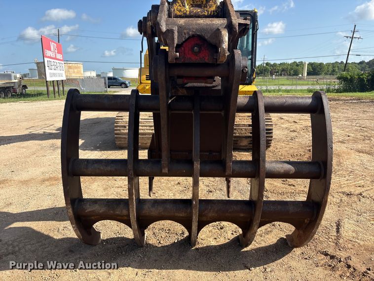 image for item EU0810 2017 Komatsu PC210LC-11 excavator