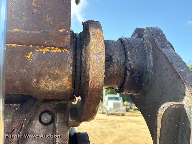 image for item EU0810 2017 Komatsu PC210LC-11 excavator