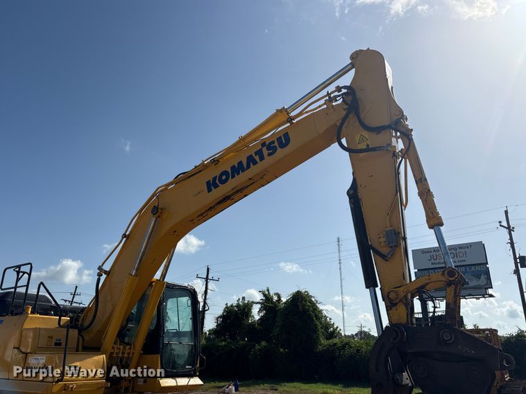 image for item EU0810 2017 Komatsu PC210LC-11 excavator