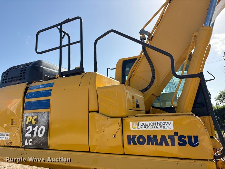 image for item EU0810 2017 Komatsu PC210LC-11 excavator