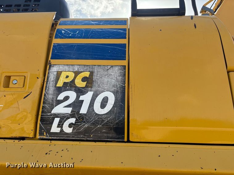 image for item EU0810 2017 Komatsu PC210LC-11 excavator