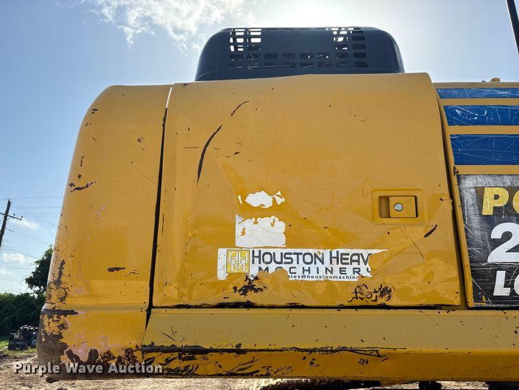 image for item EU0810 2017 Komatsu PC210LC-11 excavator
