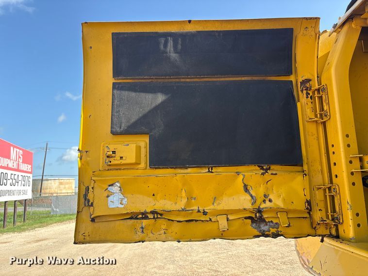 image for item EU0810 2017 Komatsu PC210LC-11 excavator