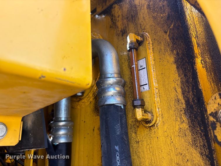 image for item EU0810 2017 Komatsu PC210LC-11 excavator