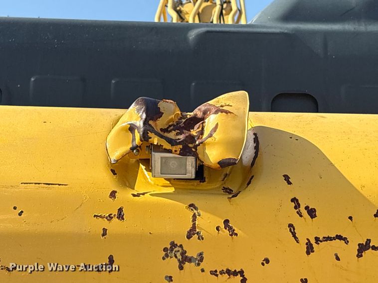 image for item EU0810 2017 Komatsu PC210LC-11 excavator