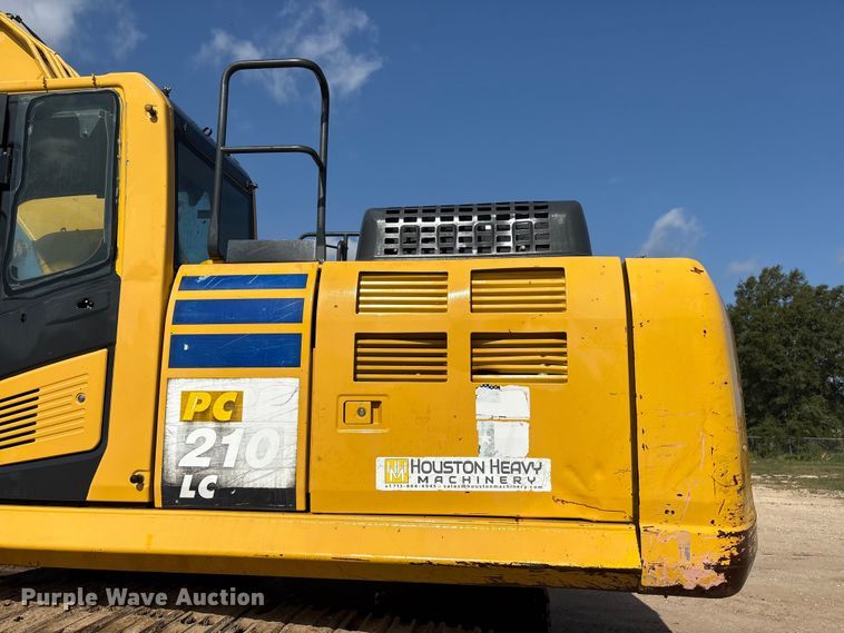 image for item EU0810 2017 Komatsu PC210LC-11 excavator