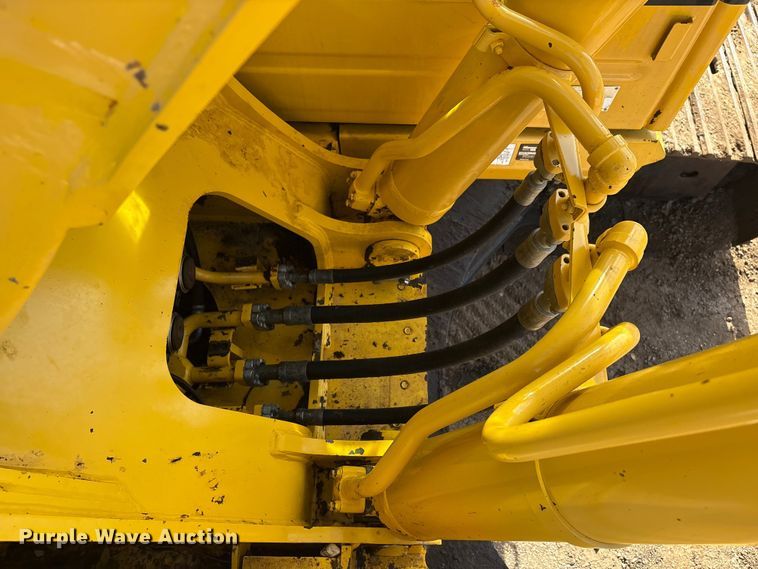 image for item EU0810 2017 Komatsu PC210LC-11 excavator