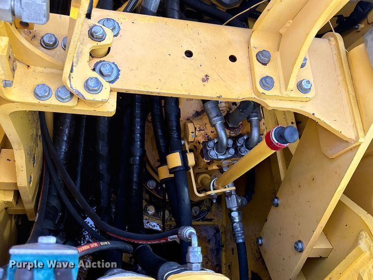 image for item EU0810 2017 Komatsu PC210LC-11 excavator