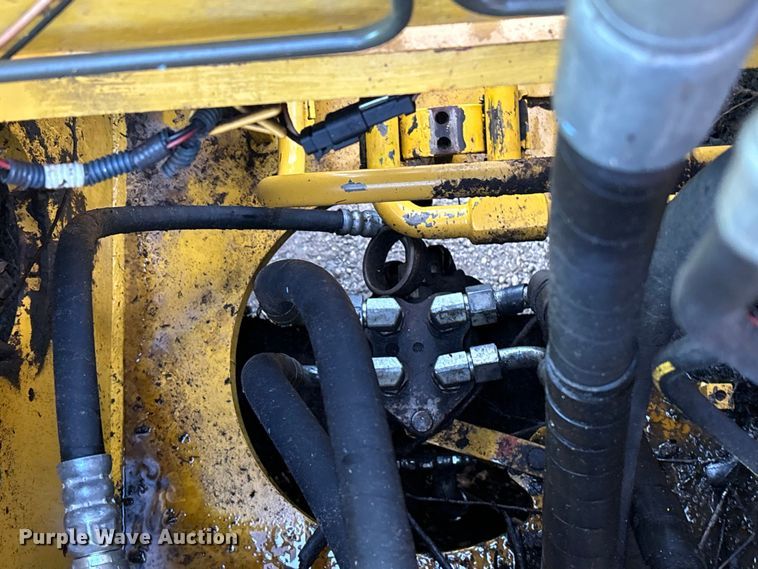 image for item EU0810 2017 Komatsu PC210LC-11 excavator