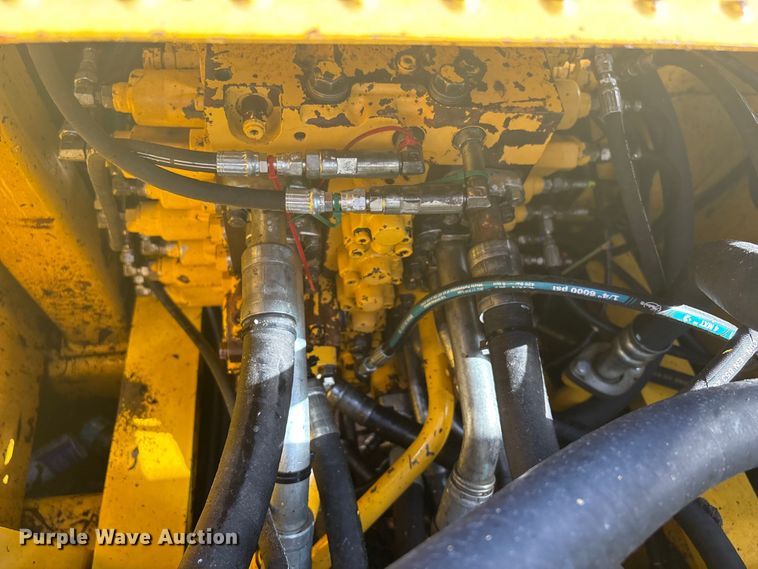 image for item EU0810 2017 Komatsu PC210LC-11 excavator