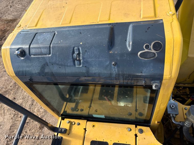 image for item EU0810 2017 Komatsu PC210LC-11 excavator