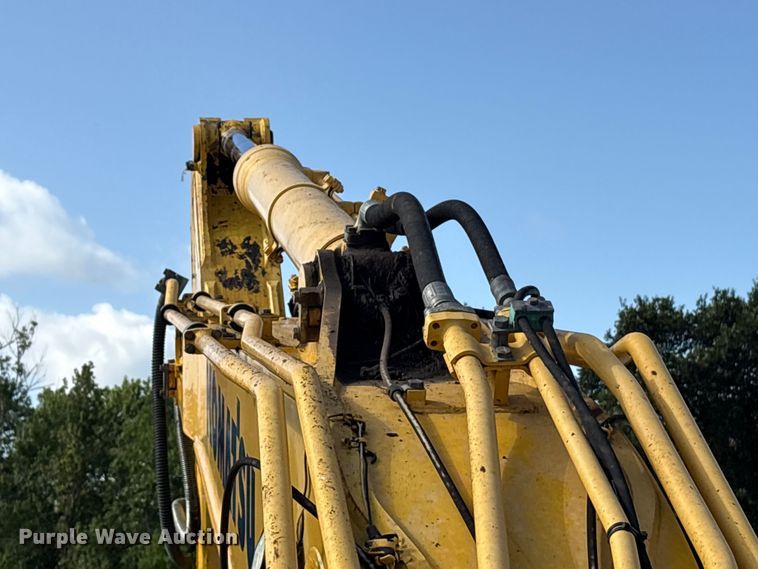 image for item EU0810 2017 Komatsu PC210LC-11 excavator