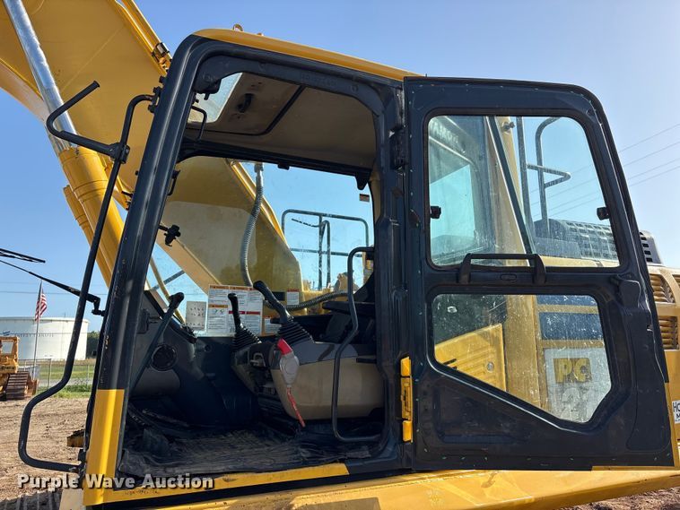 image for item EU0810 2017 Komatsu PC210LC-11 excavator