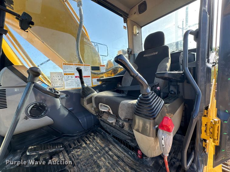 image for item EU0810 2017 Komatsu PC210LC-11 excavator